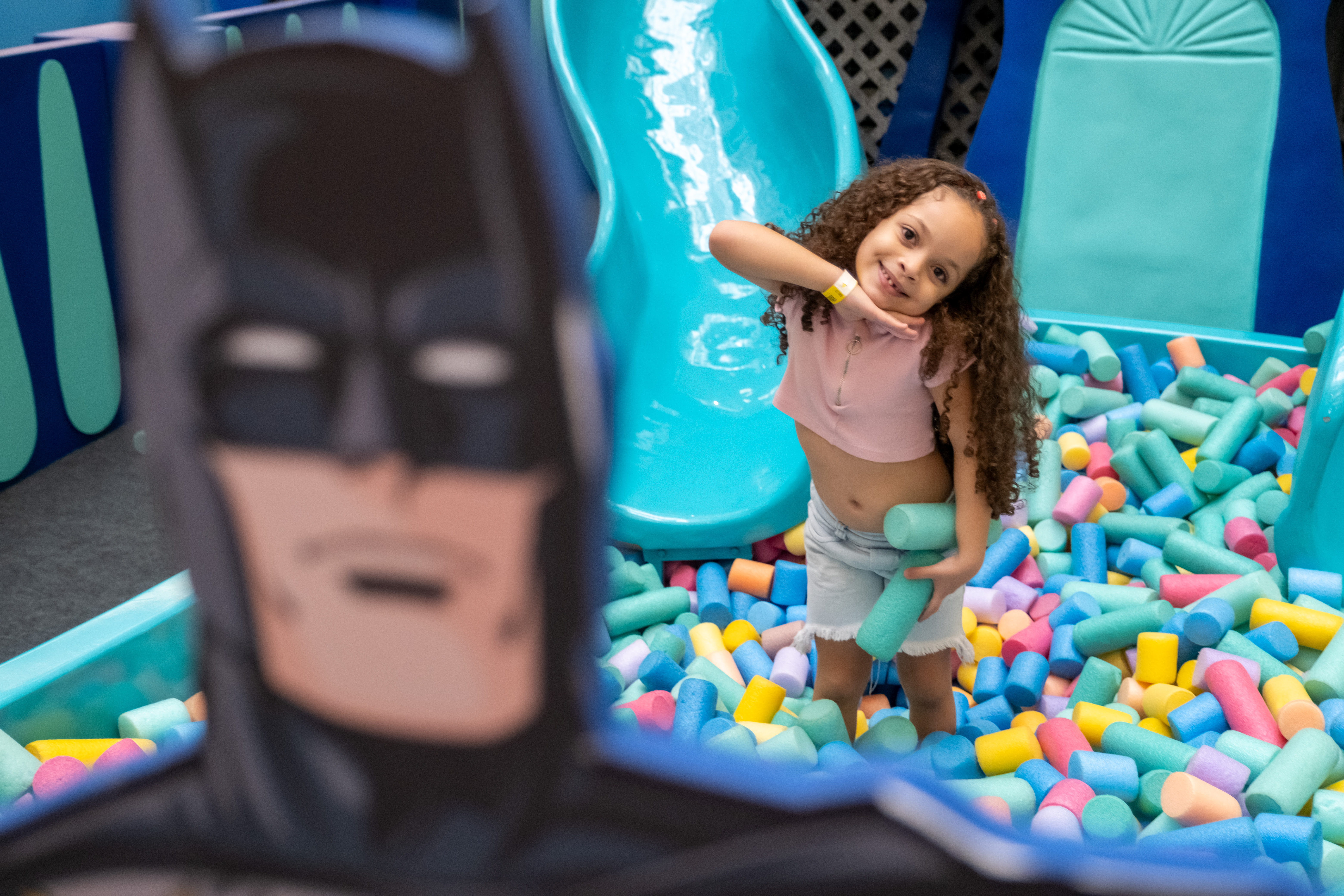 f1fec874-4809-2985-5937-1623ed675a99 Pela primeira vez no Brasil, parque temático celebra o 85º aniversário do Batman no Taguatinga Shopping
