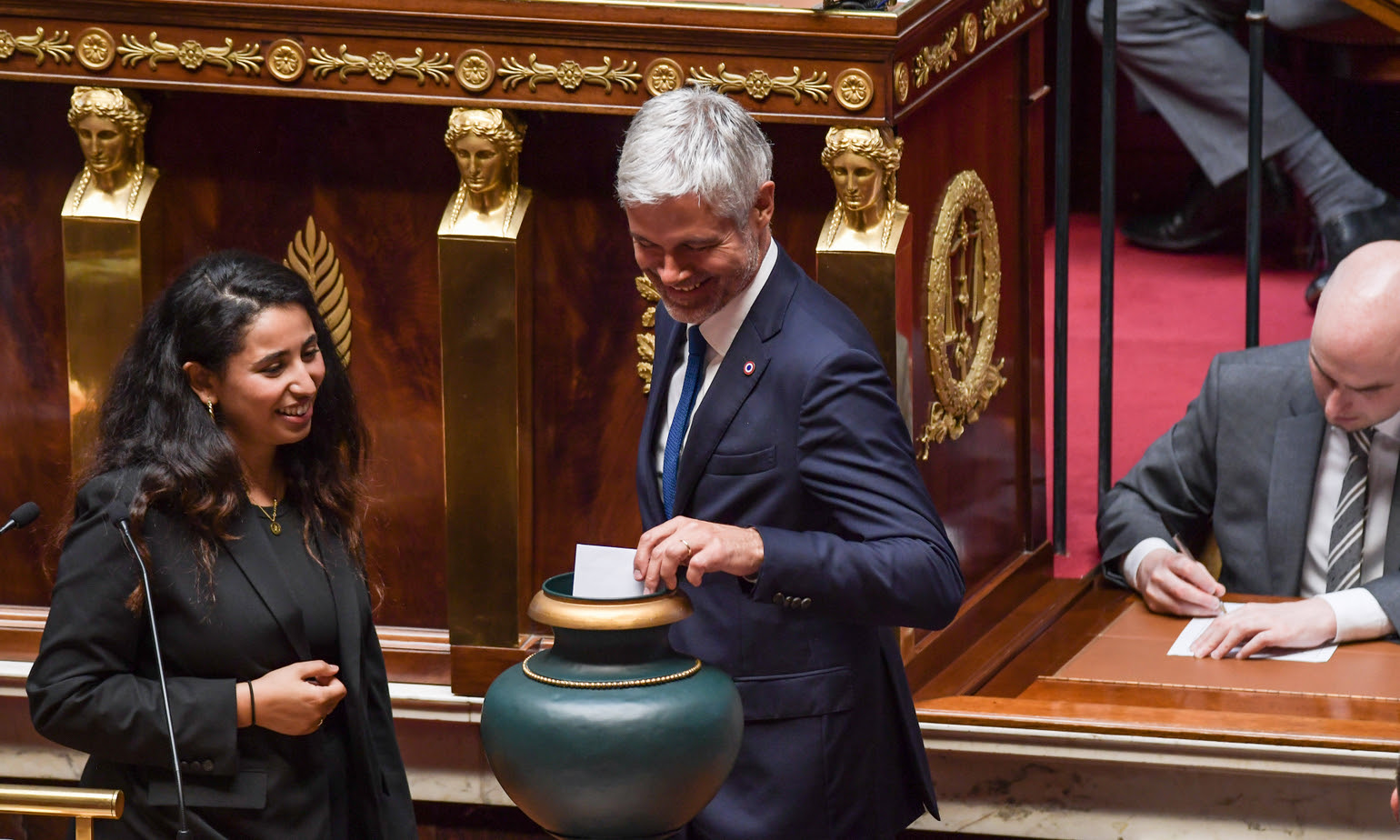 "C'était inespéré" : la petite cuisine de LR pour récupérer des postes à l’Assemblée