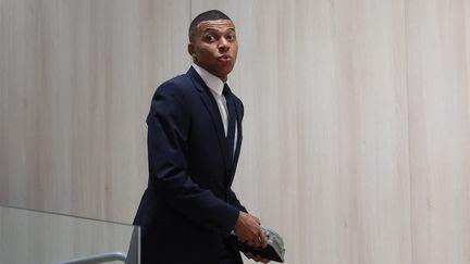 Litige Mbappé-PSG : le joueur saisit la commission de discipline de la LFP pour 'défaut de paiement de primes et salaires'