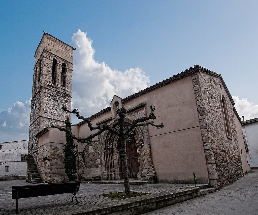 Iglesia inclinada de Vilagrassa que recuerda a la famosa torre de Pisa