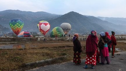 L'Himalaya accueille le premier festival de montgolfières organisé au Népal