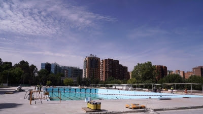 La reforma de las piscinas municipales de verano del Vicente del Bosque concluirá antes de que termine junio