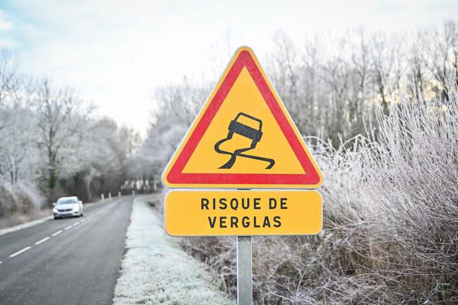 Neige et verglas dans les Alpes : les vacanciers appelés à la prudence sur les routes de montagne