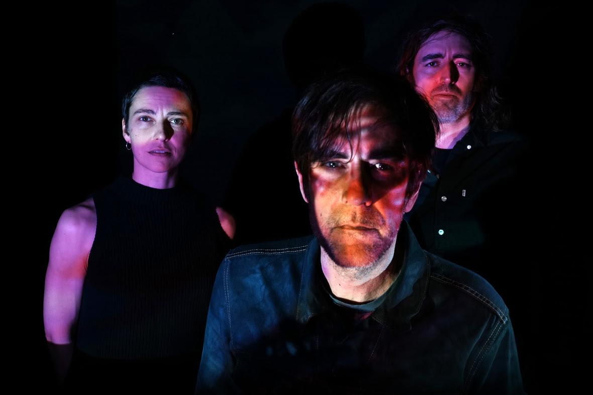 A Place To Bury Strangers Photo 1