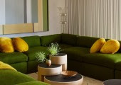 Los interiores están en consonancia con la arquitectura orgánica del exterior.