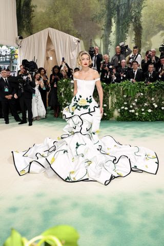 Met Gala 2024 Gigi Hadid en la alfombra roja