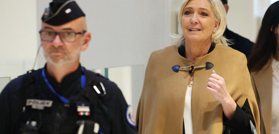 Procès du RN : « Faire de moi la DRH du groupe est une idée loufoque », se défend Marine Le Pen