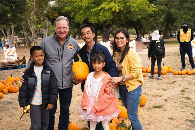 Sen. Cortese with attendees at last year's Picnic By The Lake at the free pumpkin patch