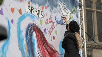 'Un an plus tard, nous sommes ensemble', déclare le maire d'Arras lors de la cérémonie d'hommage à Dominique Bernard