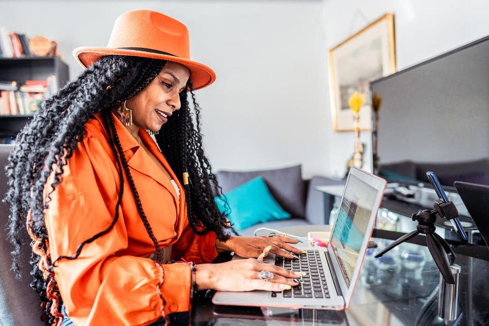 7 Companies Now Hiring Remote Jobs In 2025