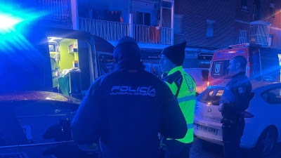 Sucesos.- Heridas de gravedad dos personas en el incendio de una vivienda en Carabanchel