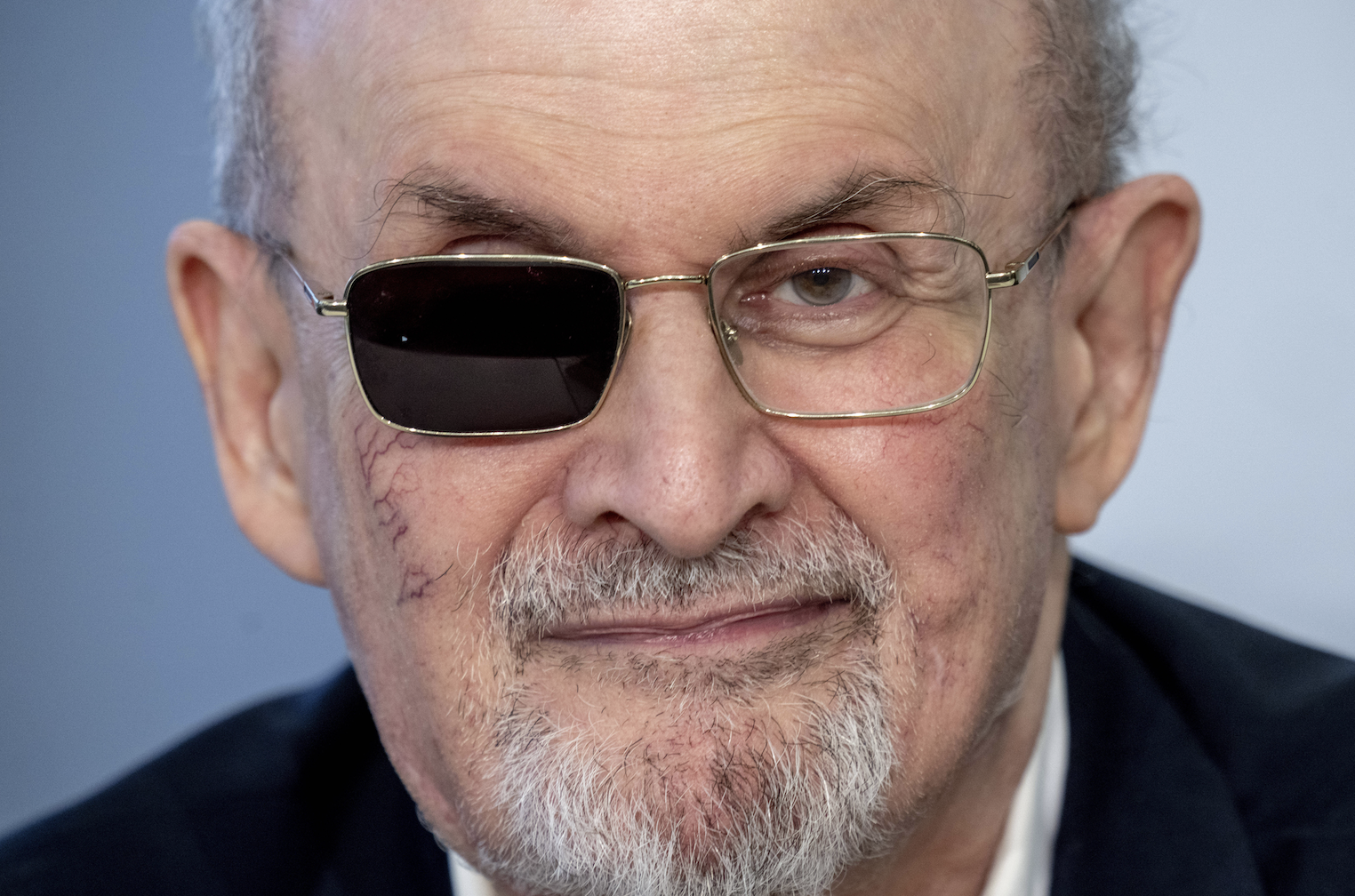Pourquoi "Le Couteau" de Salman Rushdie est l'évènement littéraire de l'année