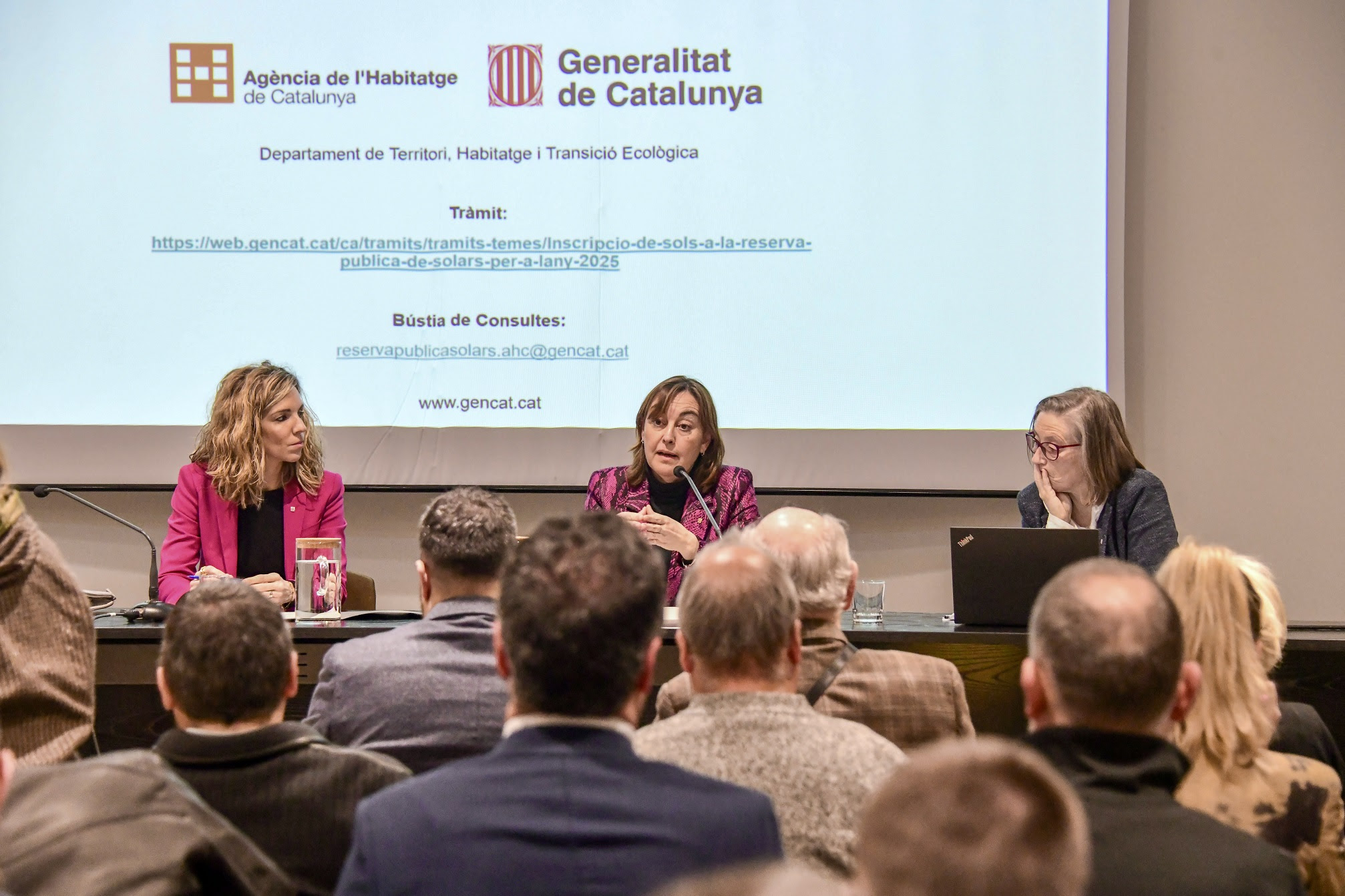 Cataluña asegura que la reserva pública de solares será una herramienta "para retener talento joven" en el país