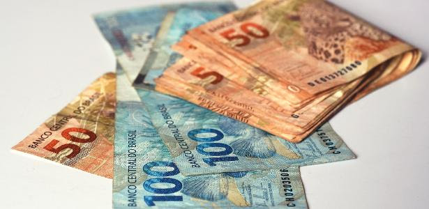 O salário mínimo no Brasil terá acréscimo de 92 reais a partir de janeiro de 2024