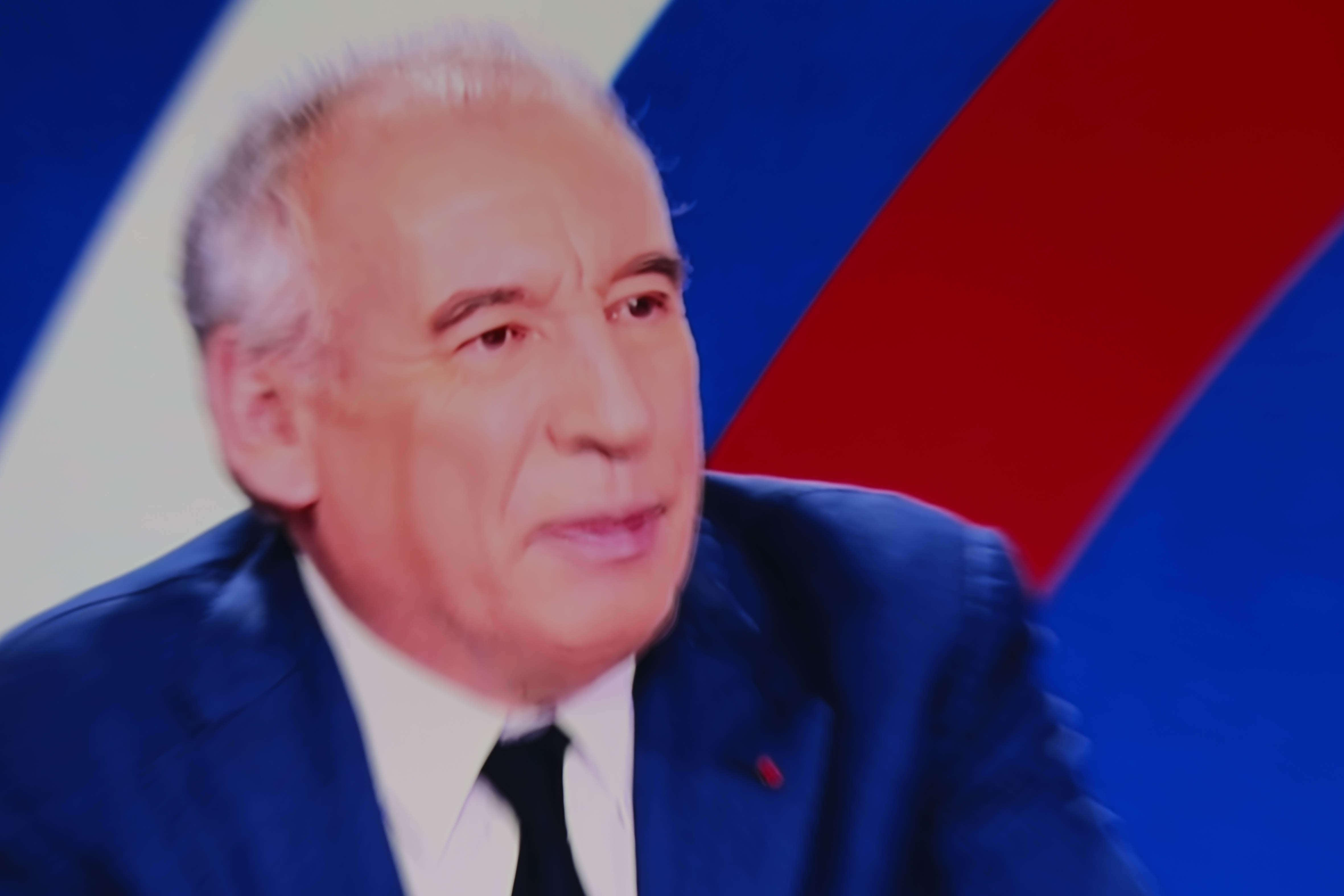 Philippe Marlière : « Nous sommes face à la perspective de la chute du gouvernement Bayrou, peut-être dès février »