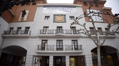 Últimos días para ver la exposición 'Mentes creativas' y la pintura de los alumnos de 'El estudio de Cris'