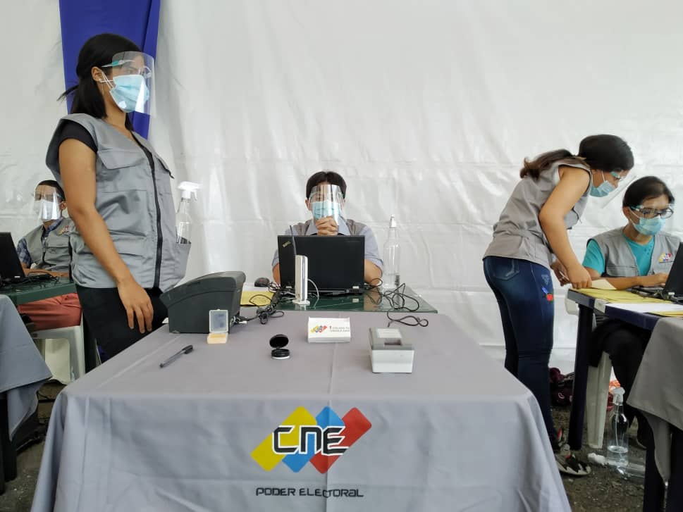 Voto Joven alerta que puntos fijos del CNE para el Registro Electoral son insuficientes