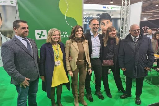 Beduschi Santanchè in visita stand Regione Lombardia