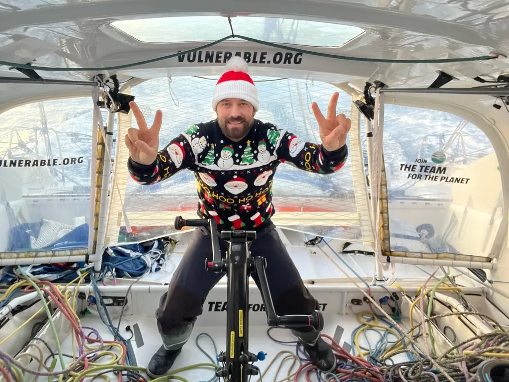 24 DÉCEMBRE 2024 : Photo envoyée depuis le bateau VULNERABLE SG lors de la course à la voile du Vendée Globe le 24 décembre 2024. (Photo du skipper Sam Goodchild) Noël