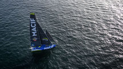 Vendée Globe 2024 : au lendemain du départ, le favori Charlie Dalin prend la tête de la course