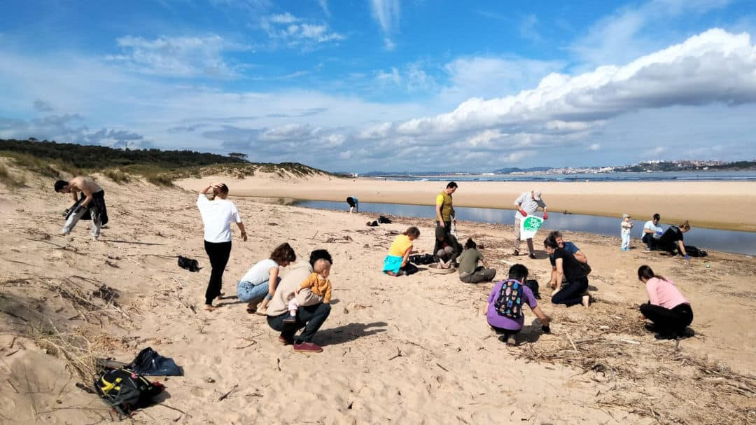 'Los residuos plásticos nos asfixian': se recoge media tonelada de basura en cinco limpiezas de playas