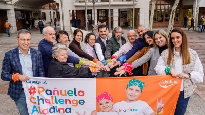  El municipio se suma al 'Pañuelo Challenge' de la Fundación Aladina por el Día del Cáncer Infantil