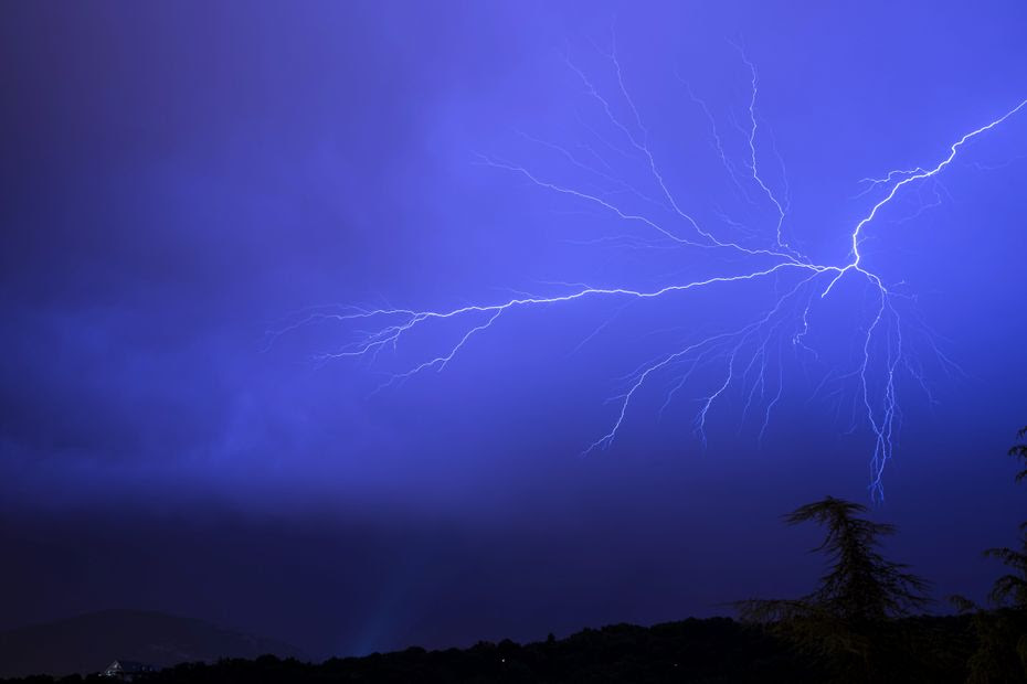 Orages : vigilance orange dans l'Allier, le Puy-de-Dôme, la Haute-Loire, le Rhône et la Loire