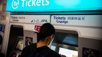 Tarif unique, fin des carnets de tickets, pass 'Paris visite'… Ce qui change pour les usagers des transports franciliens en 2025