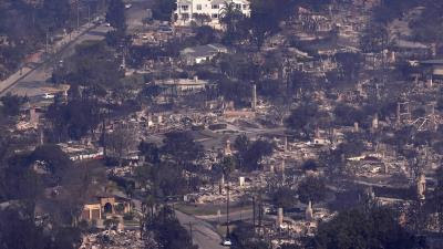 20250109_LA-fire-Palisades-aerial-view-AP25009828051449 image