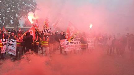 'Il y avait de la fierté à bosser pour cette boîte' : les 'Michelin' rassemblés à Clermont-Ferrand 'pour les copains de Cholet et de Vannes'