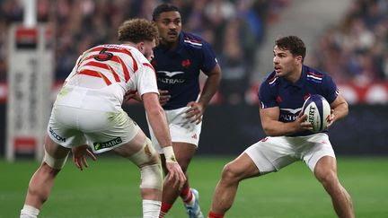 Rugby : avec un grand Antoine Dupont, le XV de France balaie le Japon pour son retour au Stade de France (52-12)