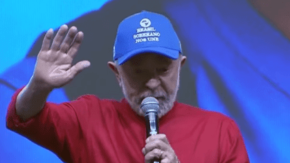 Lula diz que Brasil vai cobrar imposto de 