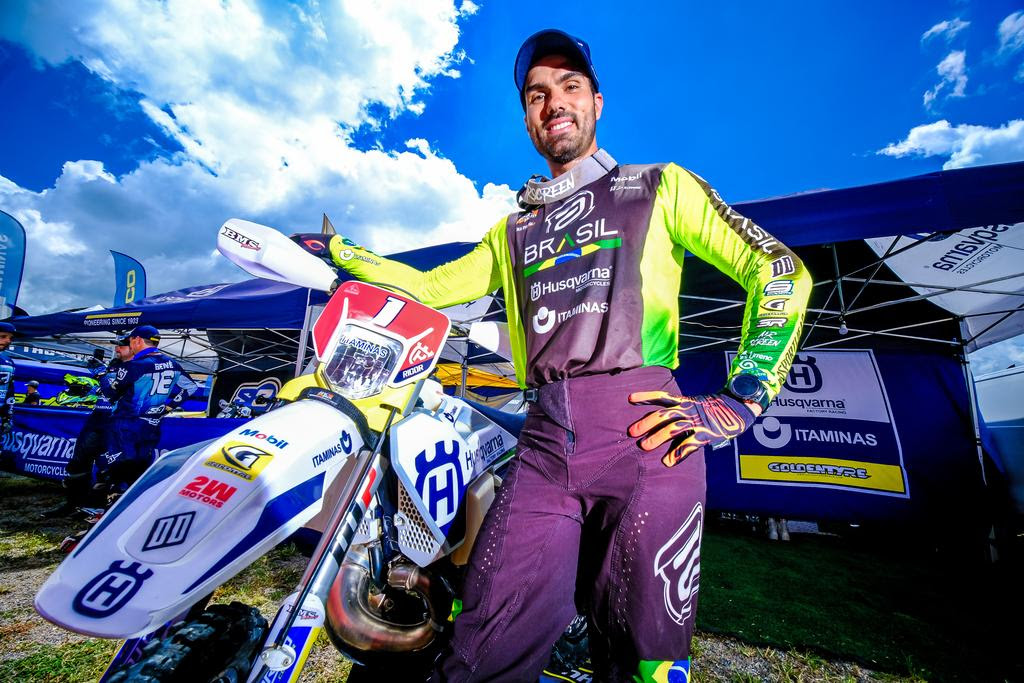 Rigor Rico, heptcampeão brasileiro de Hard Enduro, sessão de autógrafos sábado (Alberto Barbosa)