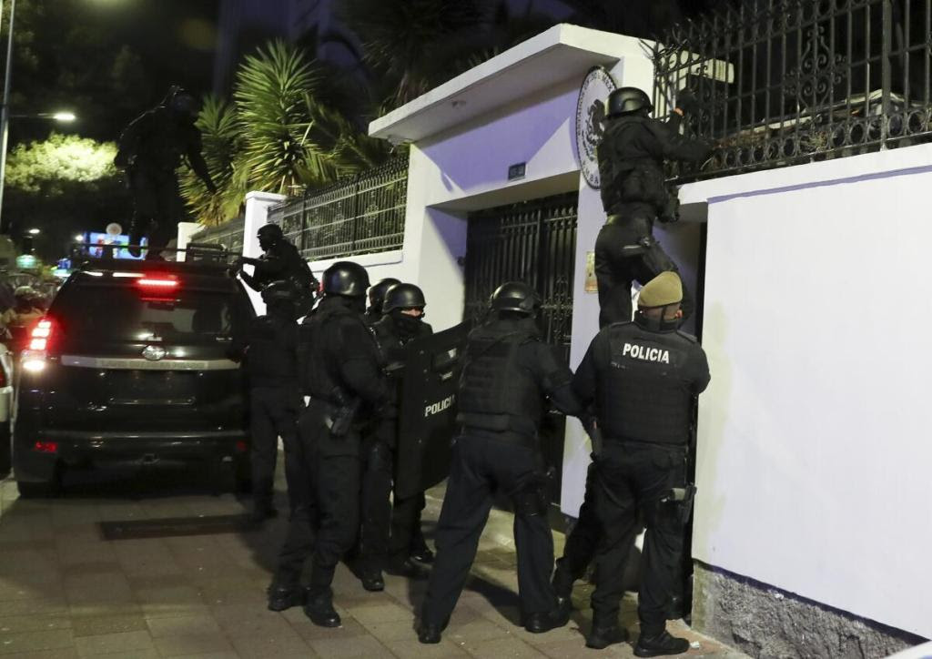 Gobiernos de más de diez países rechazan asalto a embajada mexicana