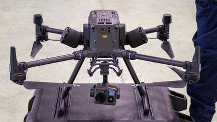 Caméras intelligentes, drones, criblage... Pourquoi l'arsenal déployé pour surveiller les Jeux de Paris 2024 inquiète certains observateurs