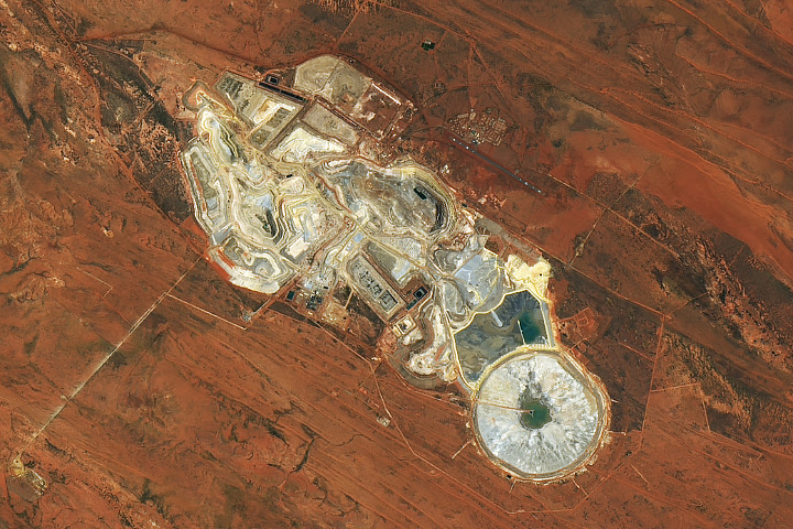 Peering into the Pits of Telfer Mine