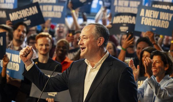 Second gentleman Douglas Emhoff campaigns for his wife Democratic presidential nominee Vice President Kamala Harris at Broadleaf Brewery and Spirits in Kentwood, Mich. on Thursday Aug. 29, 2024. (Joel Bissell/Kalamazoo Gazette via AP)