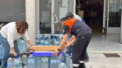 Temporal.- Los vecinos de Alcalá donan más de una tonelada de alimentos en la primera mañana