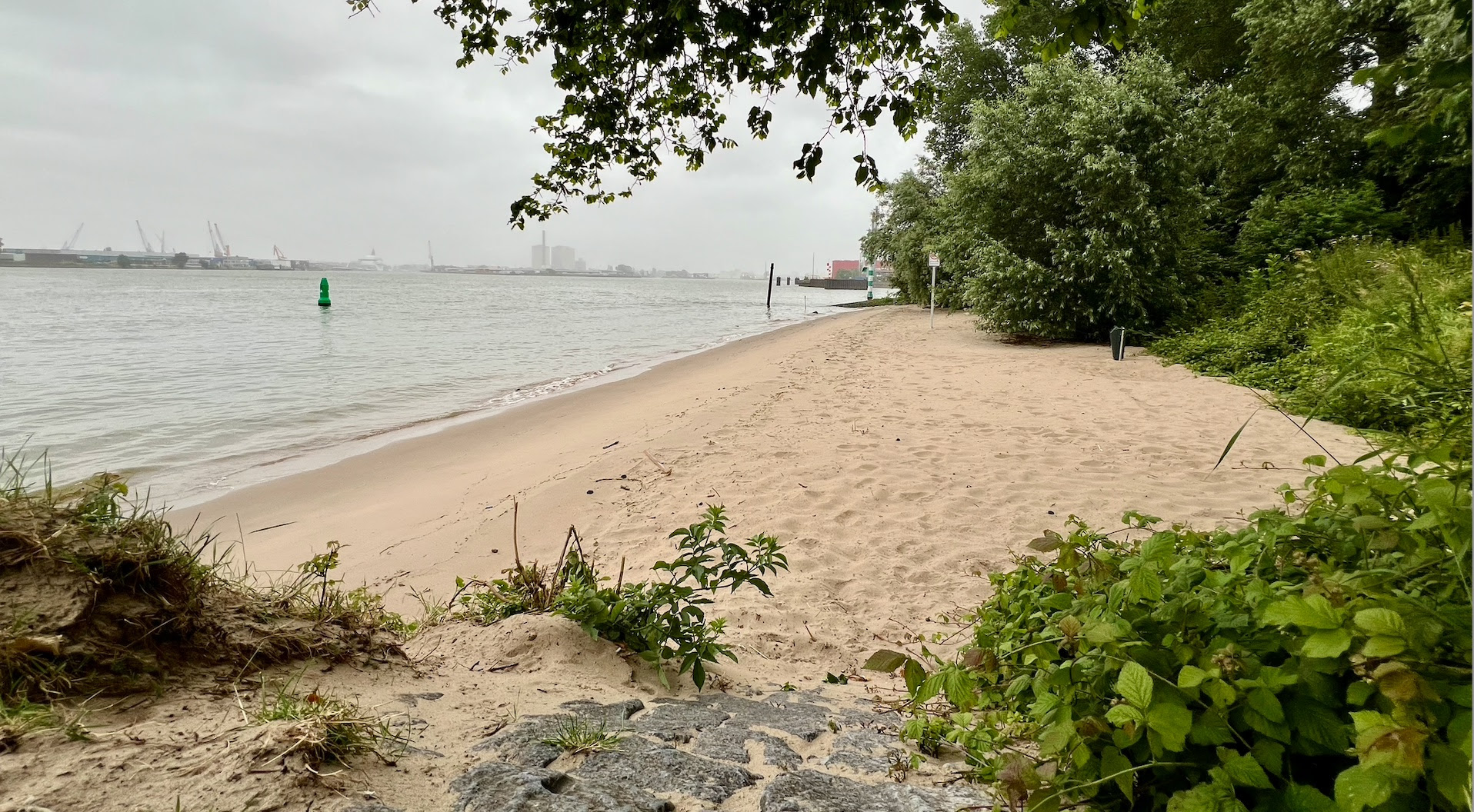 Het strand van Heijplaat.