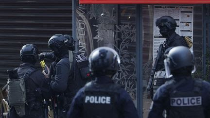 L'homme retranché dans un restaurant à Issy-les-Moulineaux interpellé, quatre personnes libérées