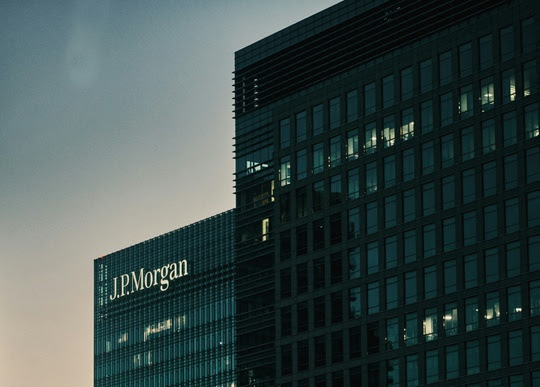 JPMorgan Building - Unsplash.com
