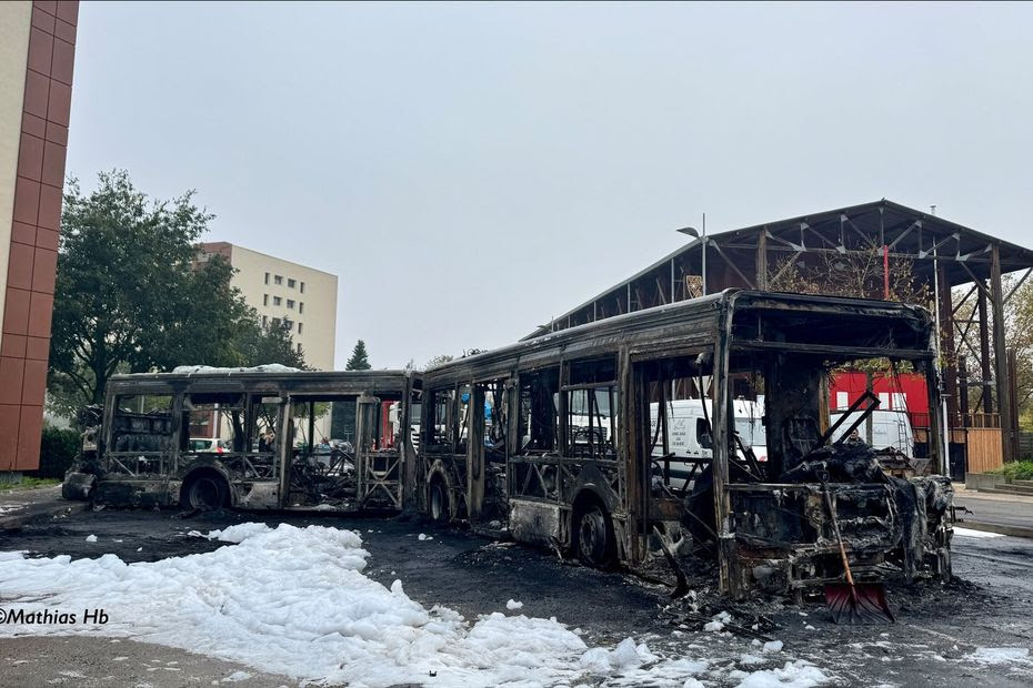 Vidéo. Un policier blessé et deux bus incendiés : nouvelles violences urbaines à Rillieux-la-Pape