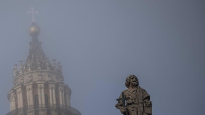 Francisco tendrá un funeral más sencillo: sin tres ataúdes, ni catafalco ni alusiones a 'Romano Pontífi