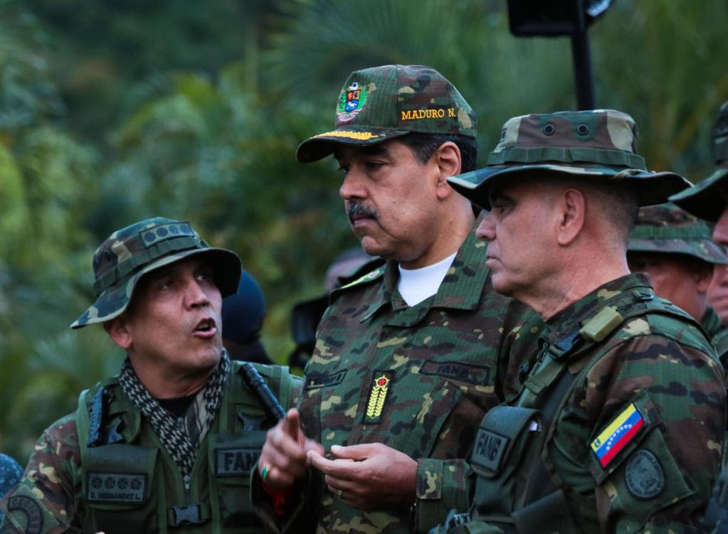 Maduro encabeza despliegue de ejercicios militares desde Caracas