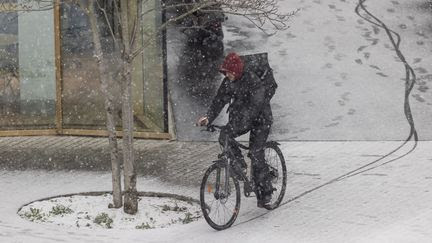 Cinq départements du nord de la France placés en vigilance orange neige-verglas par Météo-France