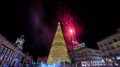 Personas con discapacidad visual o intelectual volverán a disfrutar del alumbrado de Madrid con 'Navidad Accesible'