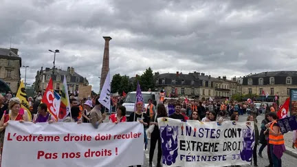 Législatives 2024 : à Bordeaux et Poitiers, des manifestantes féministes assurent que 'partout où l'extrême droite est arrivée, les droits des femmes n'en ont jamais profité'