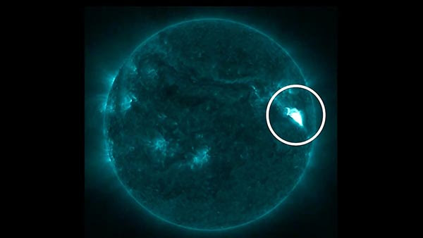 Huge Solar Flare Hits Earth 