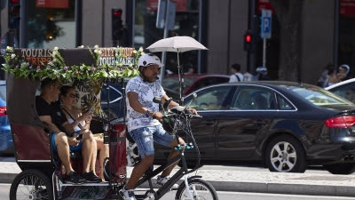 El Ayuntamiento avanza en la regulación de tuk-tuks para evitar la ilegalidad de que actúen como transporte de viajeros