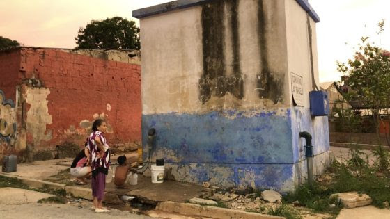 Frente a la escasez cargar agua de plazas y avenidas se ha hecho costumbre en Cumaná